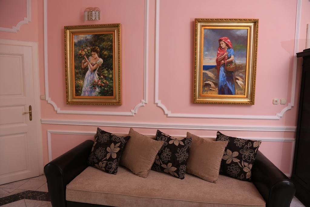 באלאטונספזד Sir David Balaton Castle Apartmanok מראה חיצוני תמונה