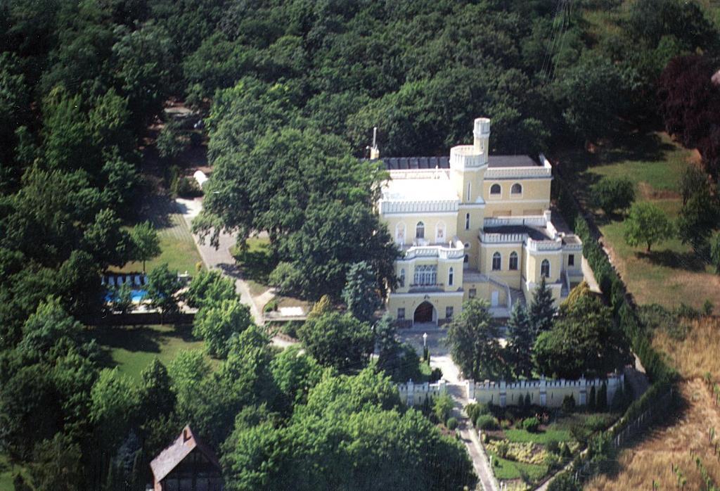 באלאטונספזד Sir David Balaton Castle Apartmanok מראה חיצוני תמונה