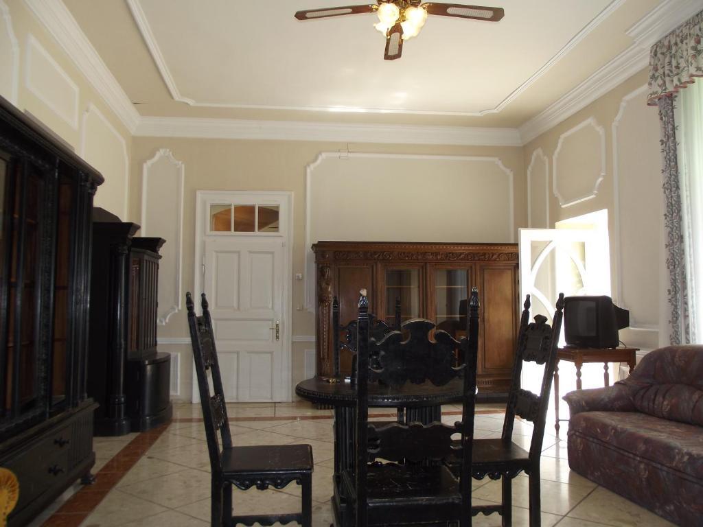 באלאטונספזד Sir David Balaton Castle Apartmanok חדר תמונה