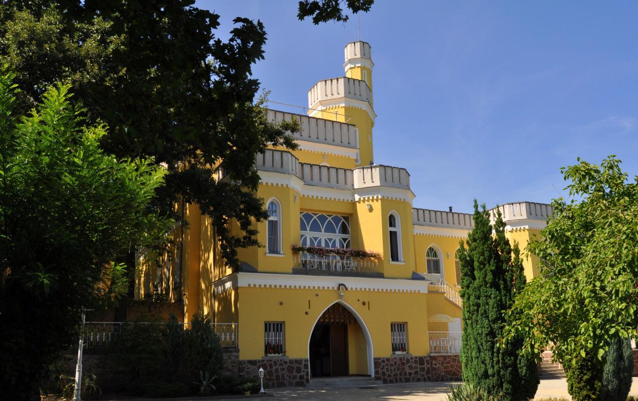 באלאטונספזד Sir David Balaton Castle Apartmanok מראה חיצוני תמונה