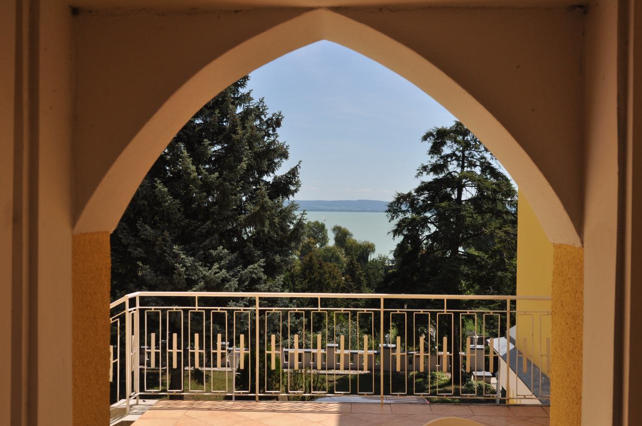 באלאטונספזד Sir David Balaton Castle Apartmanok מראה חיצוני תמונה