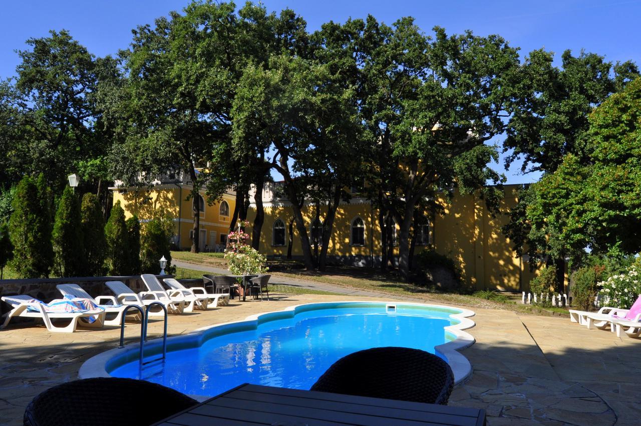 באלאטונספזד Sir David Balaton Castle Apartmanok מראה חיצוני תמונה