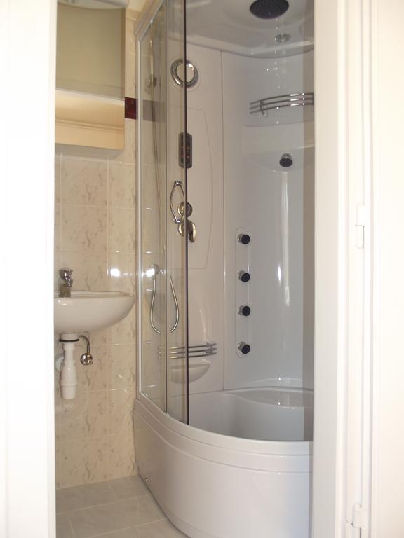 באלאטונספזד Sir David Balaton Castle Apartmanok חדר תמונה